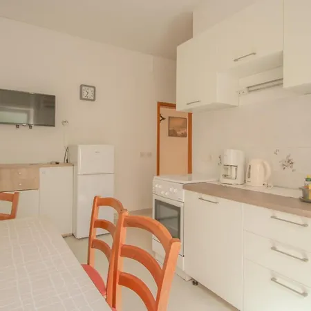Adila A42 Apartment *