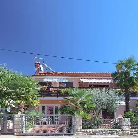 Adila A42 Apartment *
