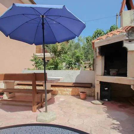 Adila A42 Apartment