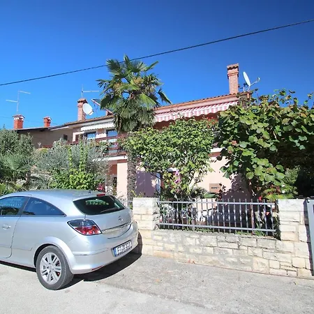 Adila A42 Apartment Karpinjan